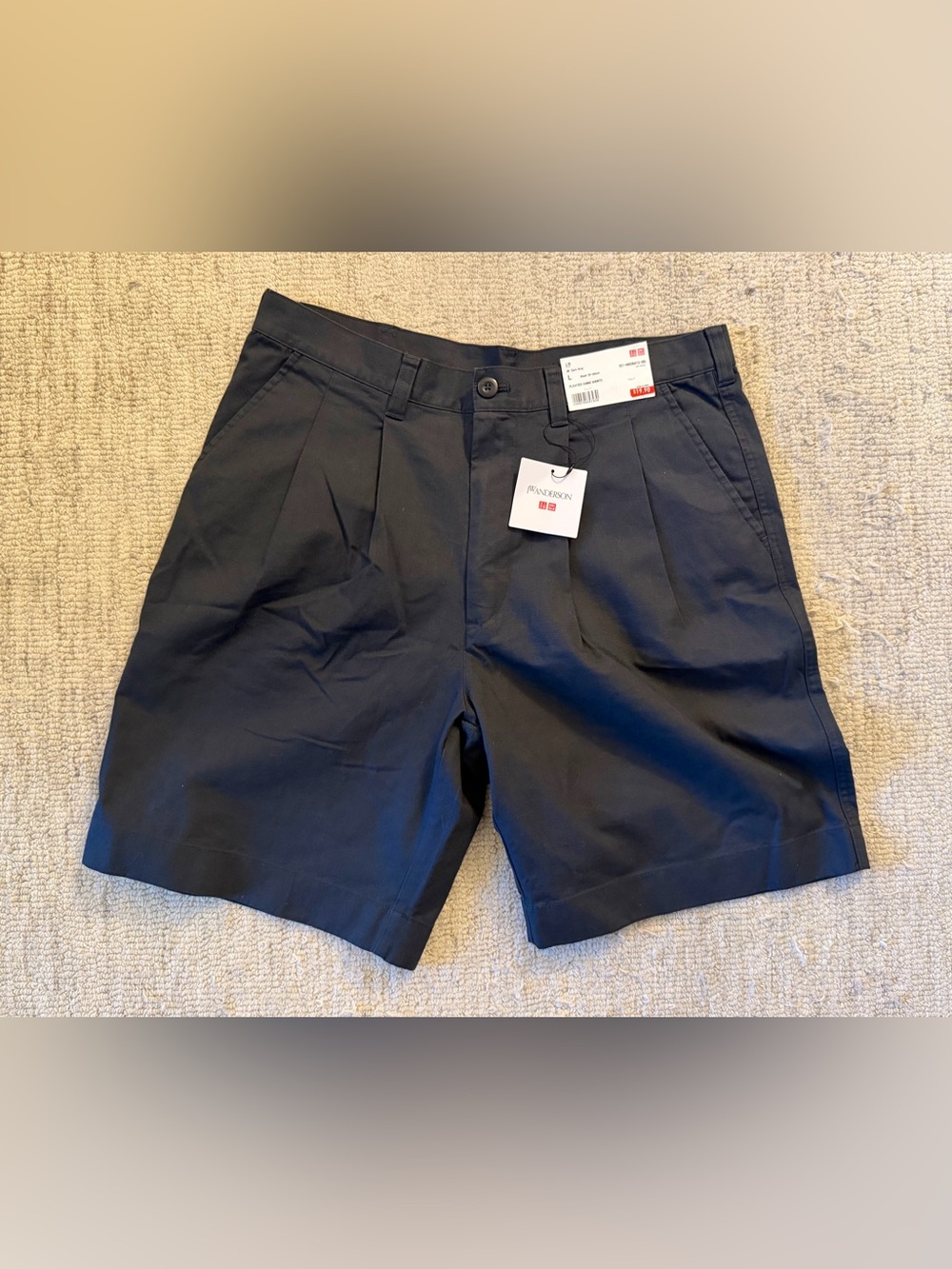 NWT Gray Men’s Size 33-36 JW Anderson Uniqlo Pleated Chino Shorts